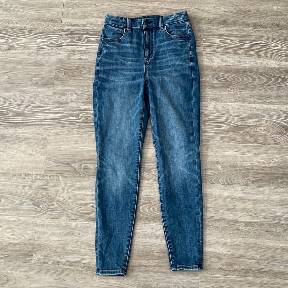 AE Next level super high waisted jegging size 4 short